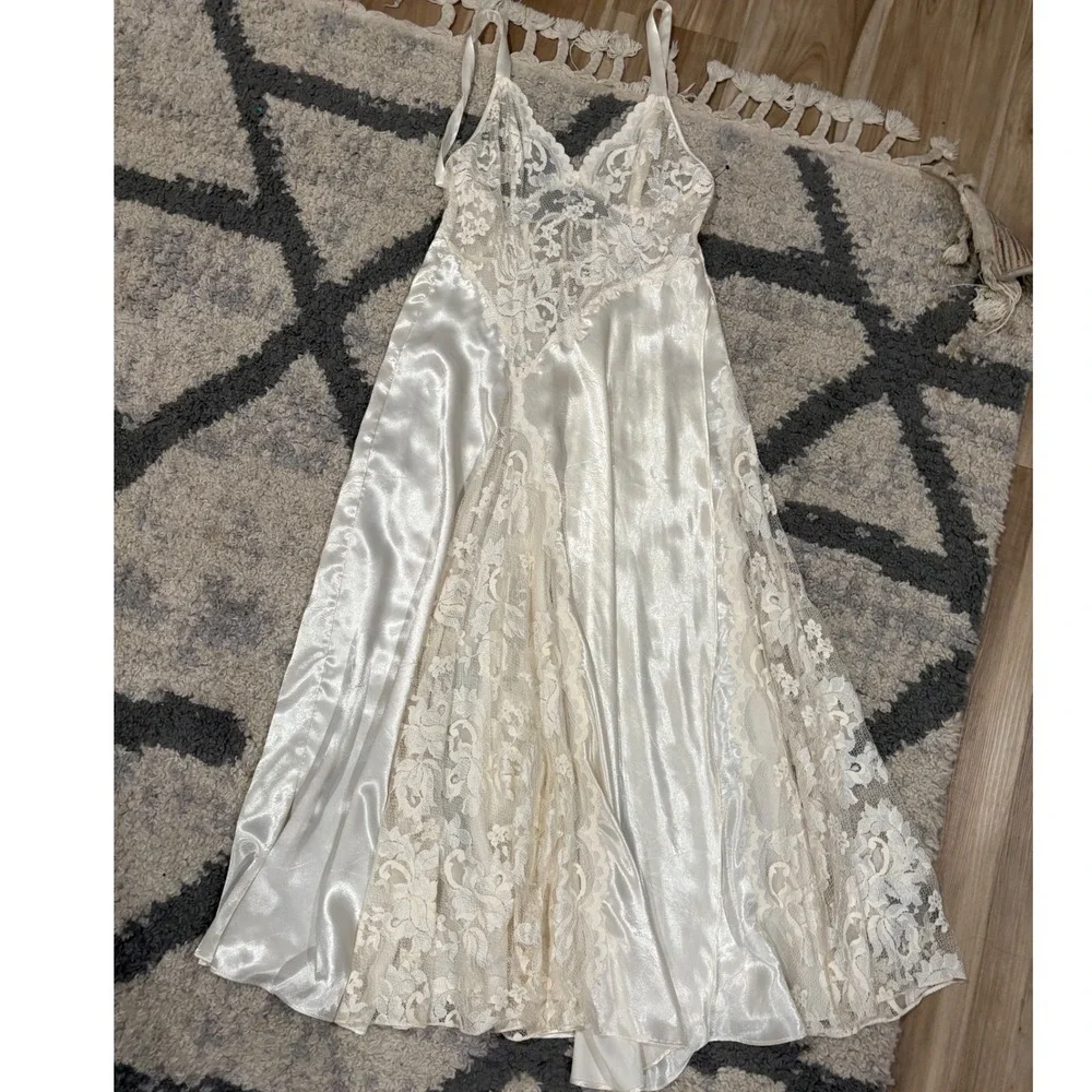 Vintage Victoria's Secret Gold Label Lace Satin Maxi Slip Dress Ivory Ethereal x